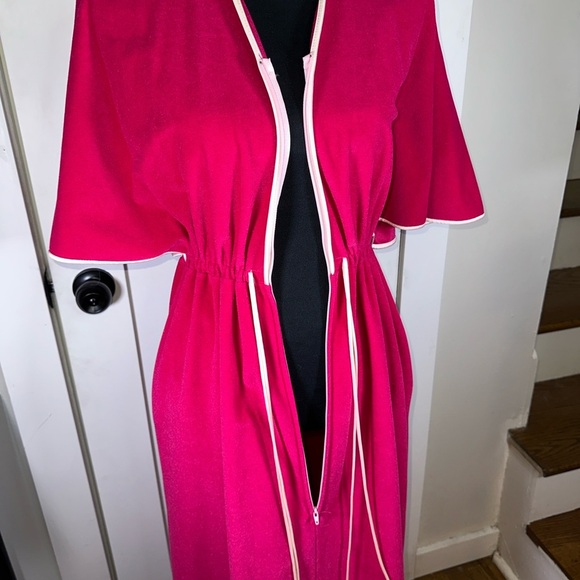 Vintage Vanity Fair Pink Batwing Zipper Front Robe - Picture 11 of 13